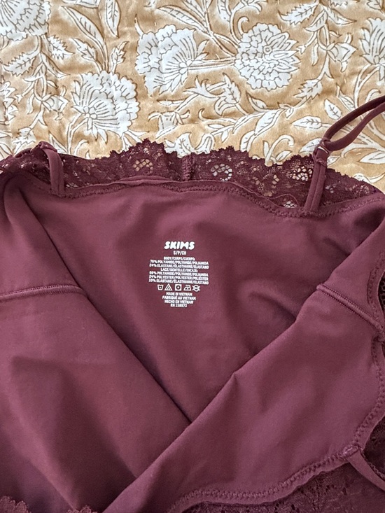 Skims Fits Everybody lace-trimmed cami stretch thong bodysuit Oxblood Small - Picture 11 of 12